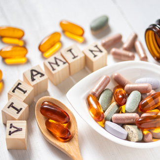 مكملات غذائية وفيتامينات